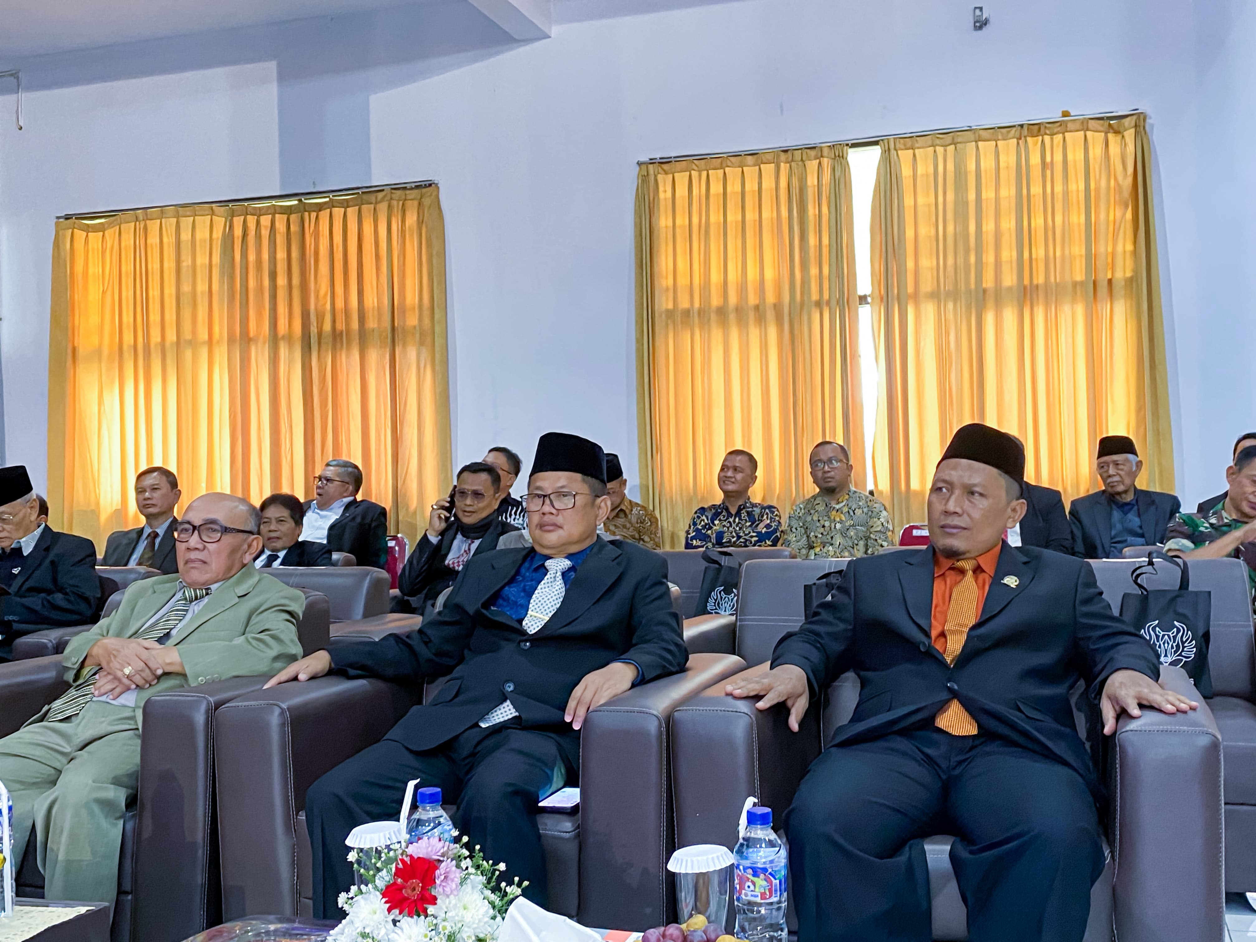 Pimpinan DPRD menghadiri Wisuda Universitas Kuningan