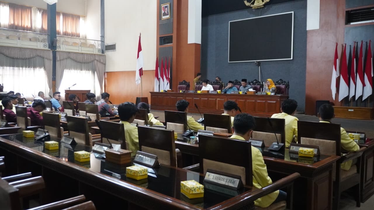 Penerimaan Audiensi Dari Aliansi Mahasiswa Kuningan dan Masyarakat